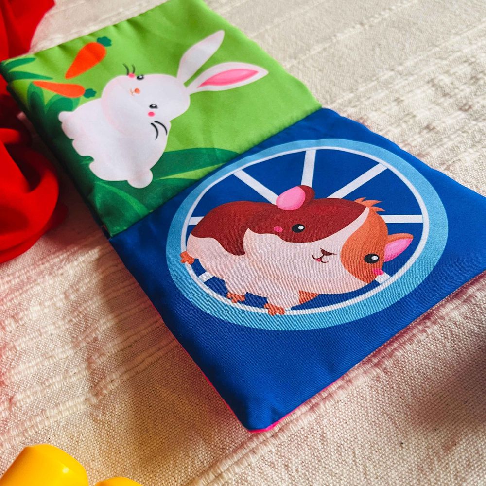 Cărți din material textil pentru copii mici (1+1 GRATIS)