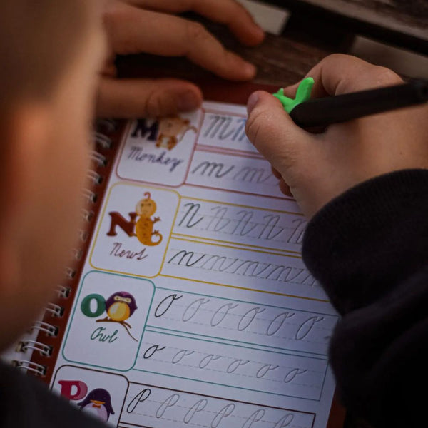 Scrierea primelor litere și cifre cu Magic pen